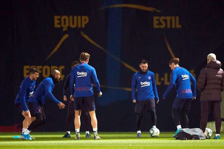 Dez jogadores do Barça passam por testes antidoping