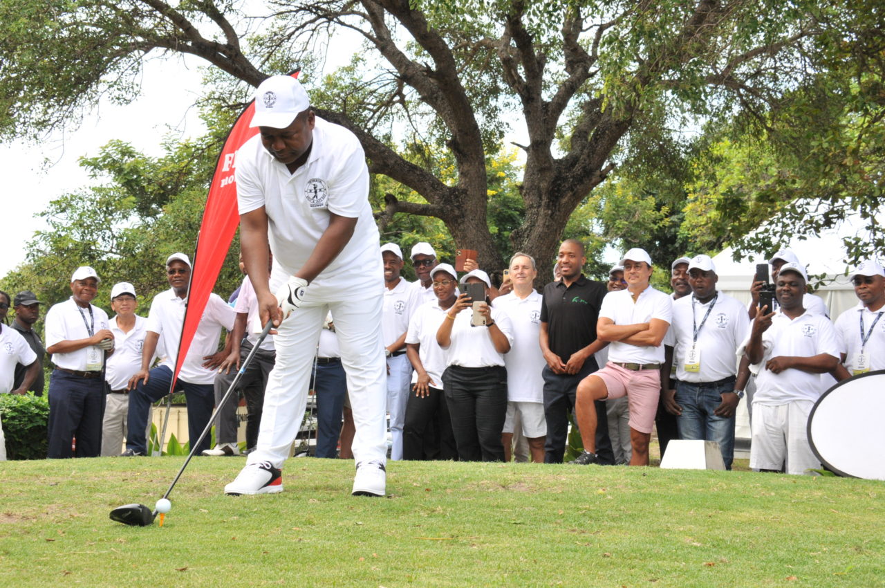 Nyusi foi dar tacadas de golfe antes da formação do seu governo