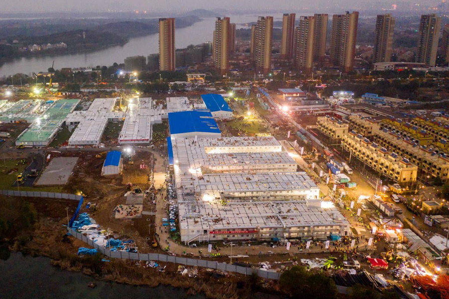 China constrói hospital em menos de dez dias