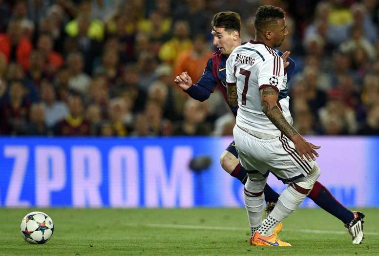 Boateng sobre drible de Messi que o deixou no chão: “queria ver vocês contra ele”