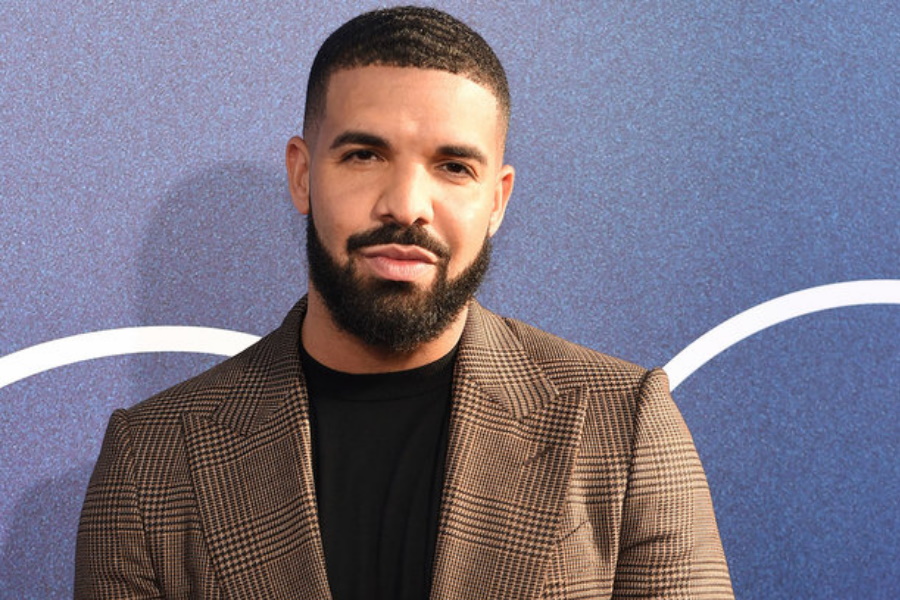 Drake chama à mãe da filha de « falhada »