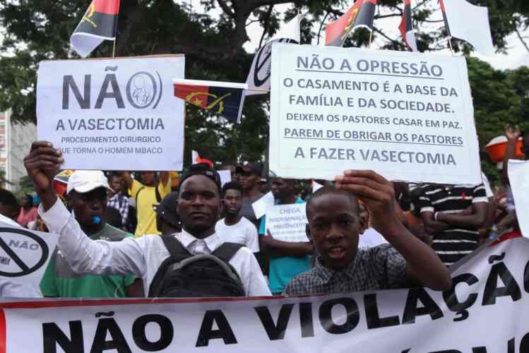 Esposas de pastores angolanos da IURD contestam prática de vasectomia