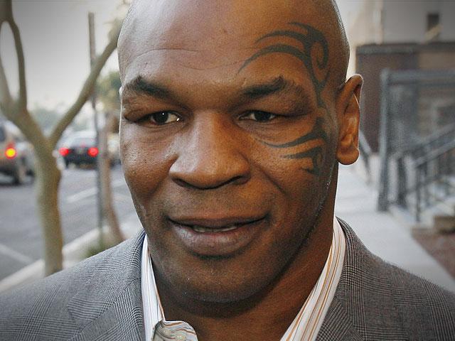 Mike Tyson em forma aos 53 anos e admite voltar a combater