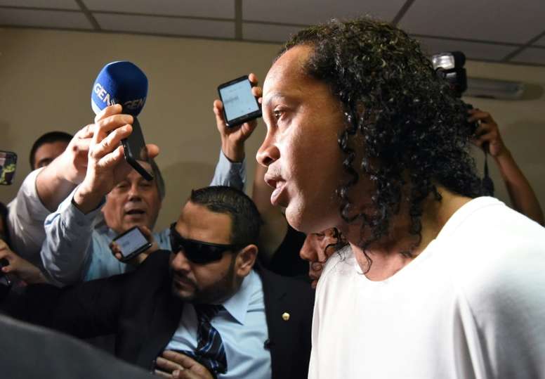 Grande preocupação de Ronaldinho na prisão não é ele mesmo