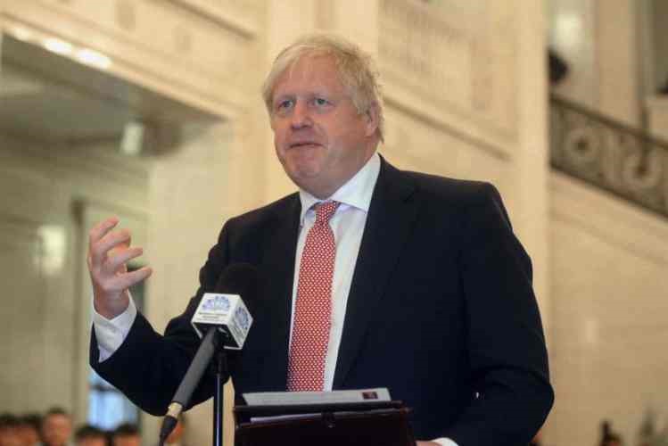 Boris Johnson tem alta após tratamento para a Covid-19