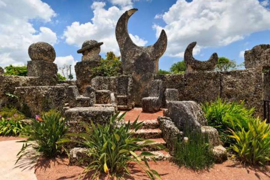 Conheça a história por trás deste castelo nos EUA