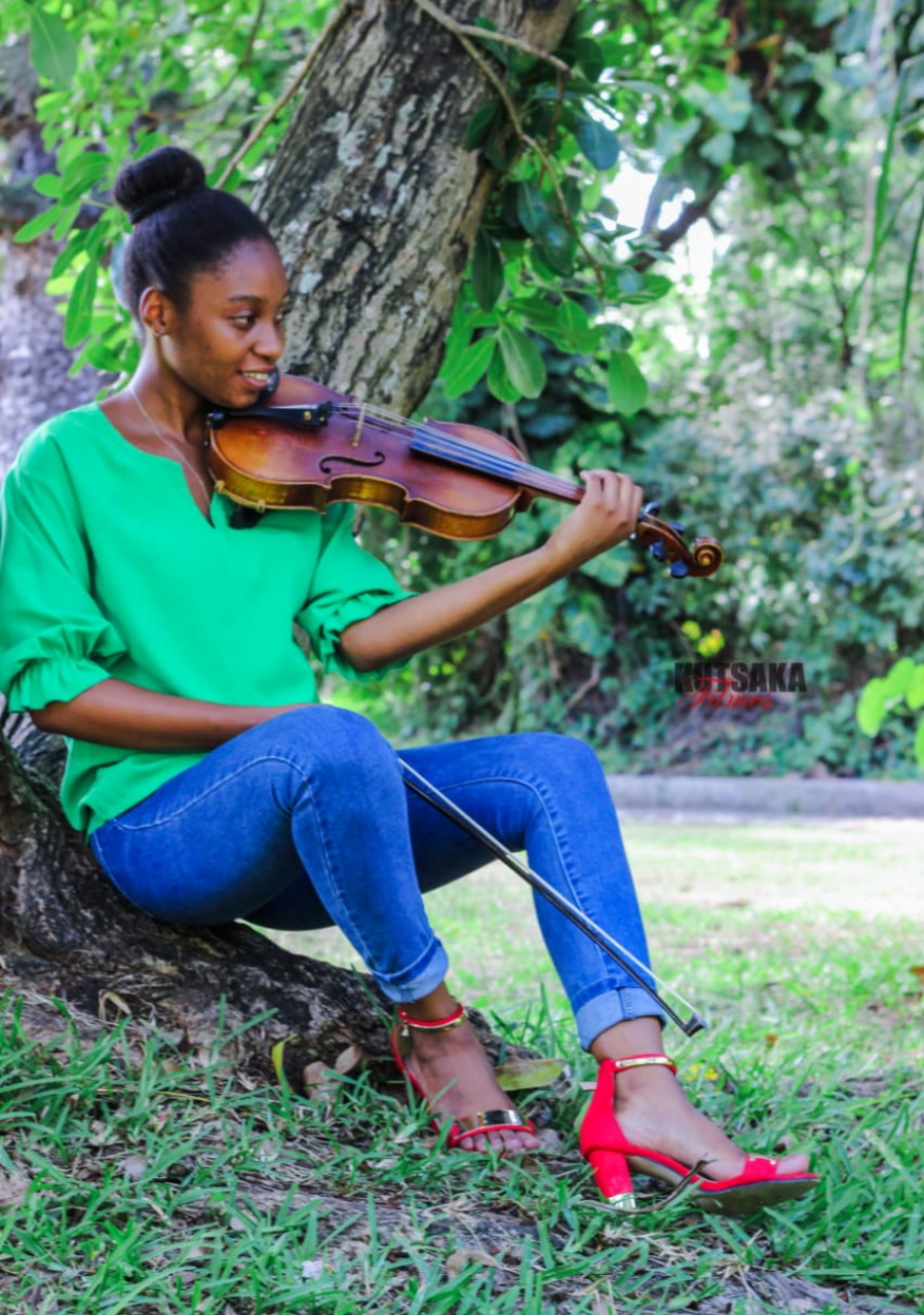 Juvânia Munguambe e Inérzio Macome (do Xiquitsi) ganham bolsas do PROCULTURA