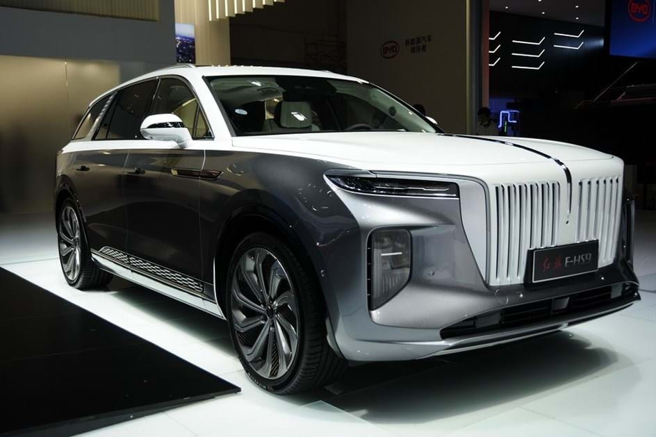 O Hongqi E-HS9 e o Rolls-Royce eléctrico chinês.