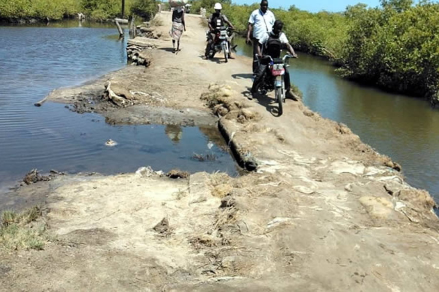 Zambézia: Mineradora Chinesa desembolsa 13 milhões de meticais para reabilitar estrada em terraplanagem