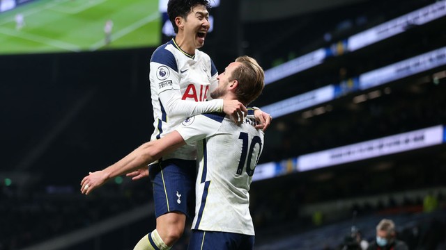 Tottenham vence o dérbi com o Arsenal e Mourinho é líder da Premier League