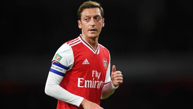 Ronaldo ou Messi? Özil escolhe o seu favorito