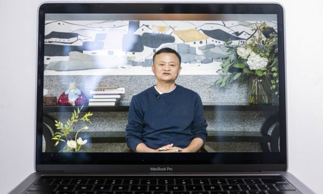 Jack Ma reaparece em vídeo