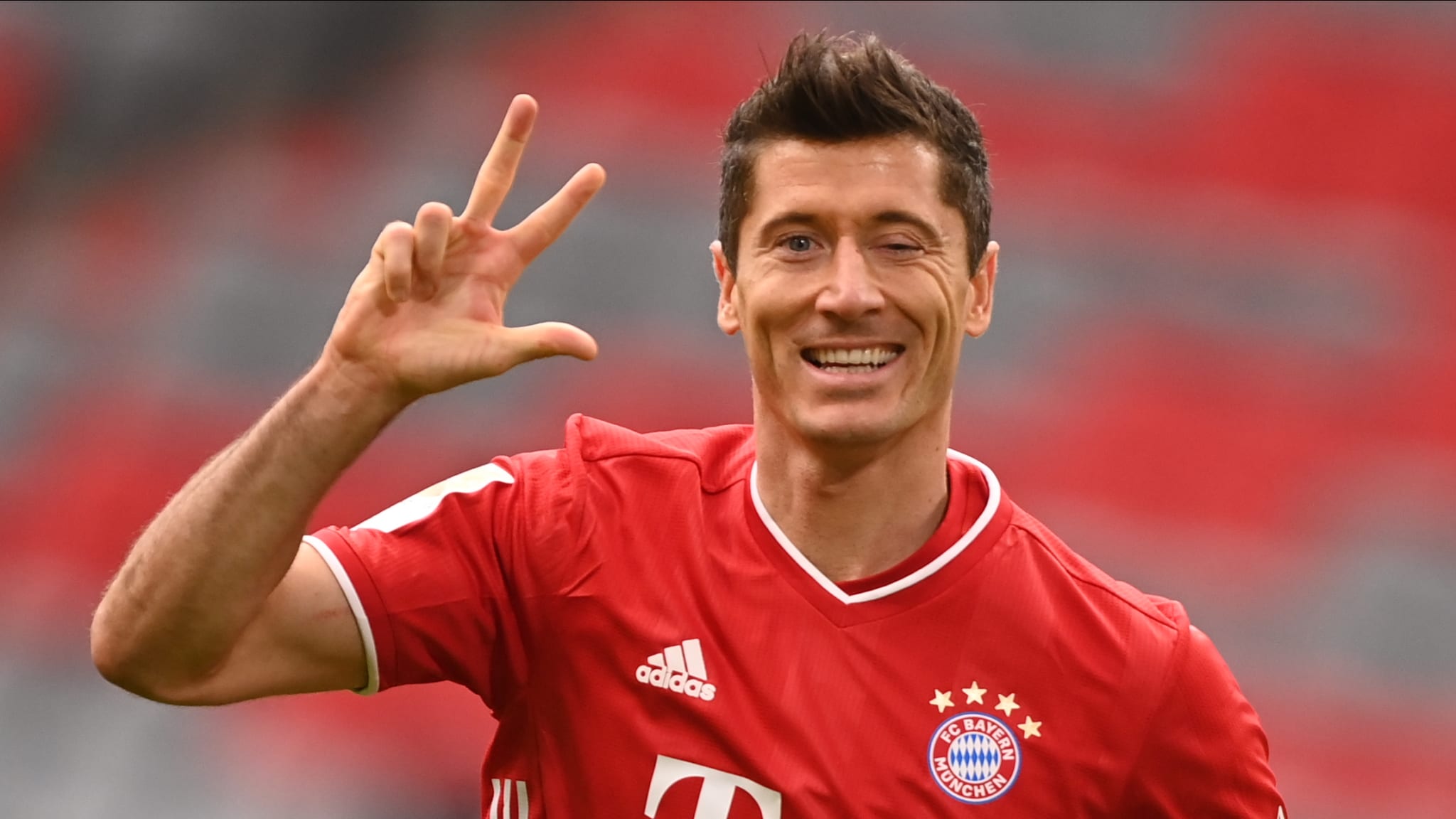 Lewandowski marca com oferta da Lazio