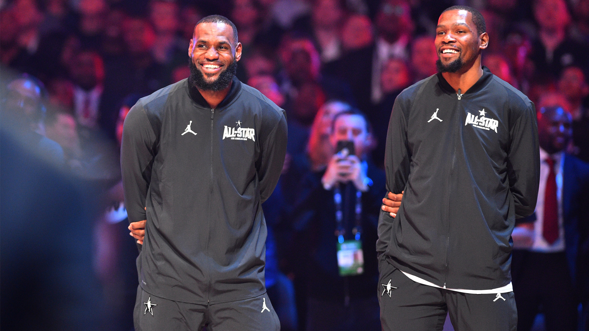 LeBron James e Kevin Durant escolhidos como capitães para o All-Star Game da NBA