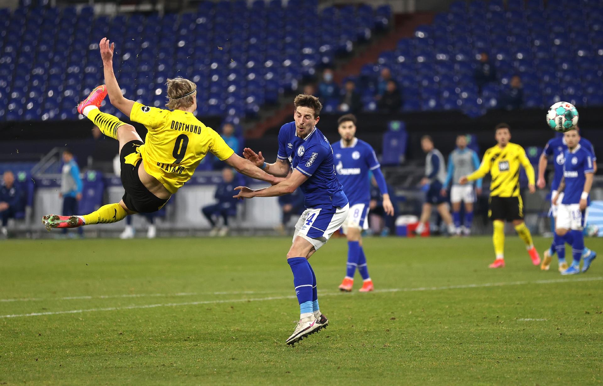 Erling Haaland está ‘on fire’ Nesse sábado ele brilhou com o derby do Ruhr como cenário