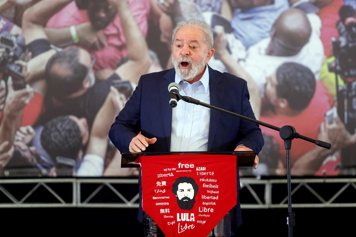 Lula defende vacina e pede que brasil não siga “decisão imbecil” de Bolsonaro