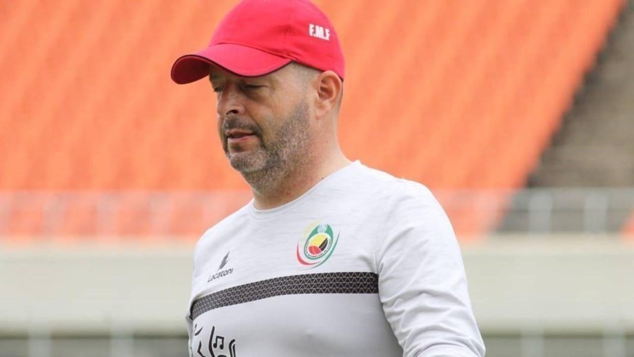 CAN 2021: Mexer e Zainadine nos convocados de Moçambique contra a vontade dos clubes