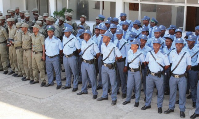 O comandante-geral da Polícia da República de Moçambique (PRM) garantiu que as autoridades “estão a trabalhar” para esclarecer os casos.