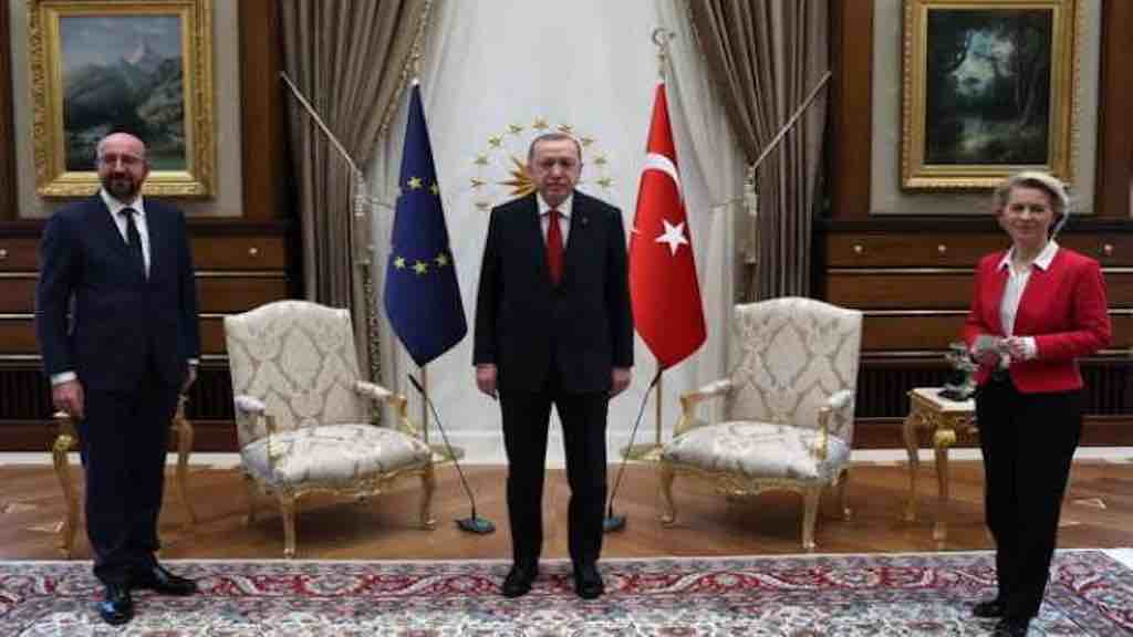 Turquia recebe representantes da UE para ‘conciliação’.