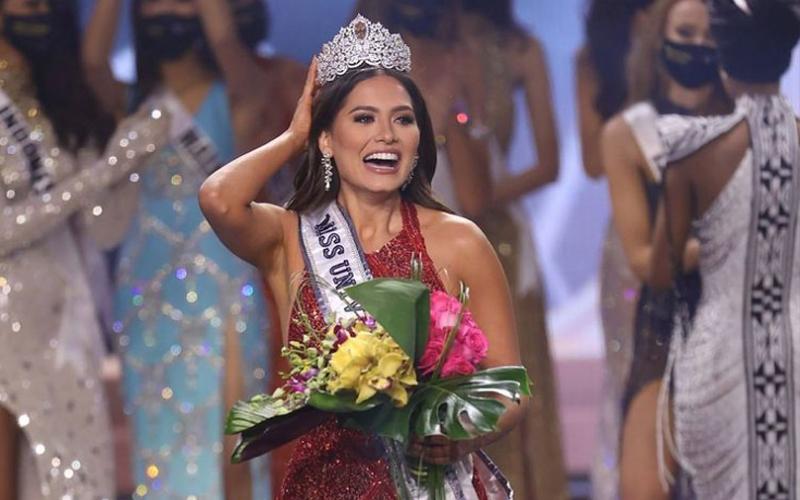 Famosos: Miss Universo envolvida em polémica dias depois de ser coroada