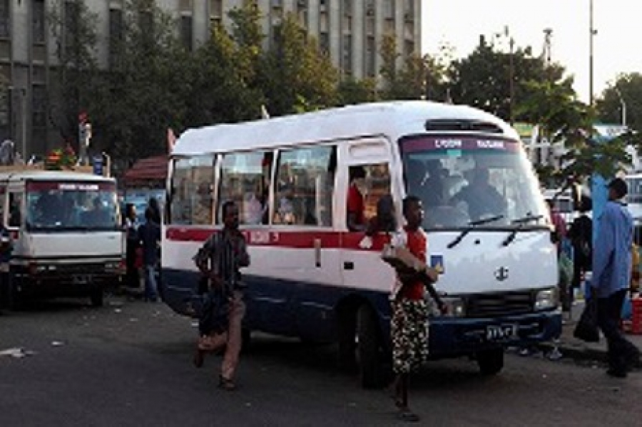 Transportadores em Maputo contestam sistema automático de cobrança de bilhetes