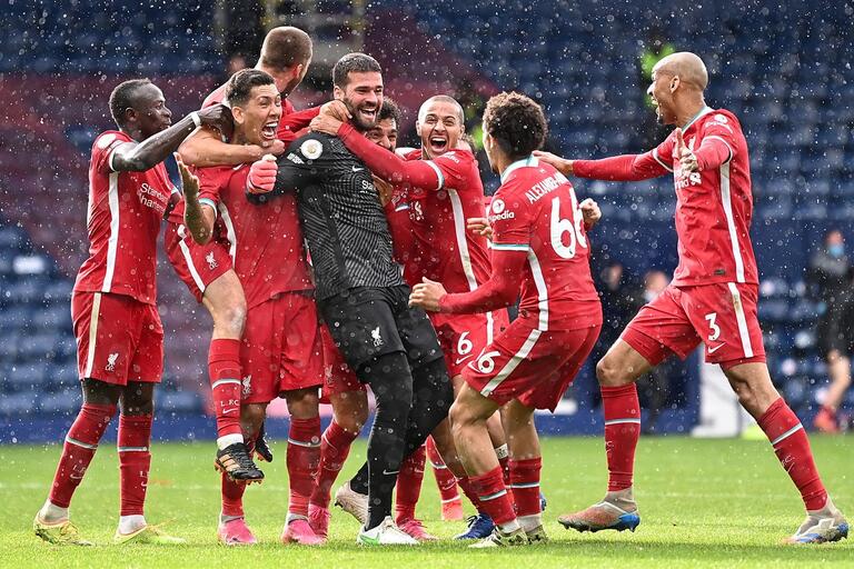 PREMIER LEAGUE:  Guardião brasileiro Alisson saiu da baliza e ofereceu a vitória ao Liverpool