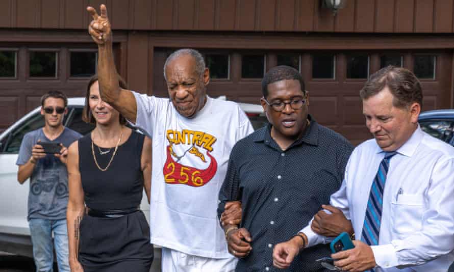 EUA: Bill Cosby libertado após a anulação da condenação por agressão sexual