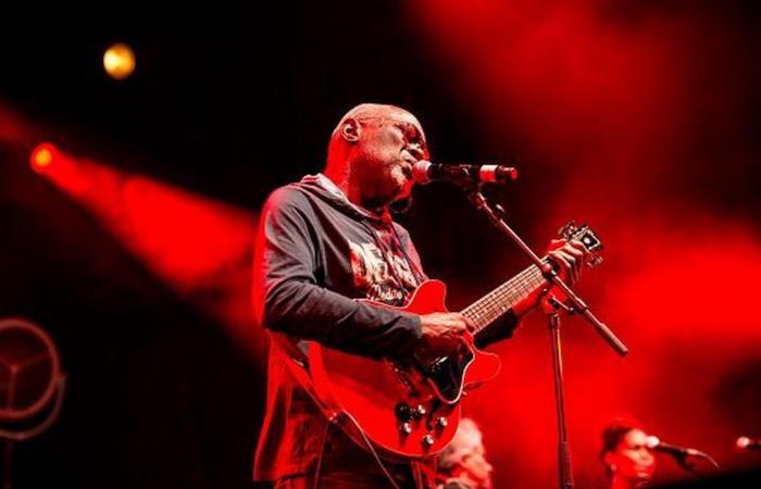 Famosos: Morreu guitarrista e fundador da banda Kassav, Jacob Desvarieux