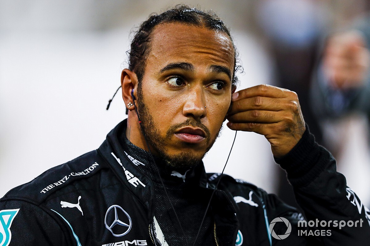 Lewis Hamilton teme consequências por ter estado com Covid-19