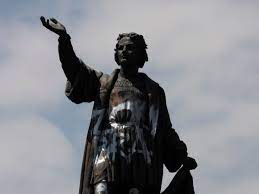 A estátua de Colombo na Cidade do México será substituída por um monumento em homenagem às mulheres indígenas - G1 News