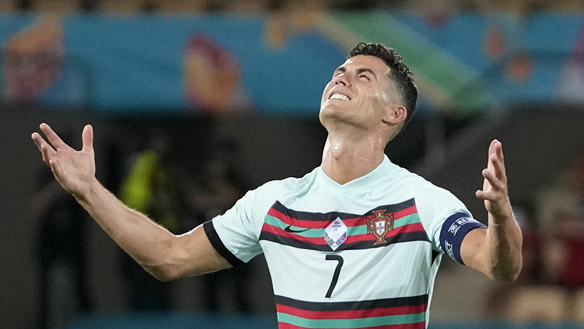 Celebridades: Cristiano Ronaldo choca Instagram com o último post