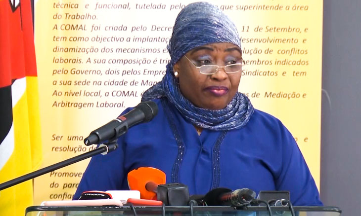 Moçambique: A ministra do Trabalho e Segurança Social ouvida sobre subsídios polémicos