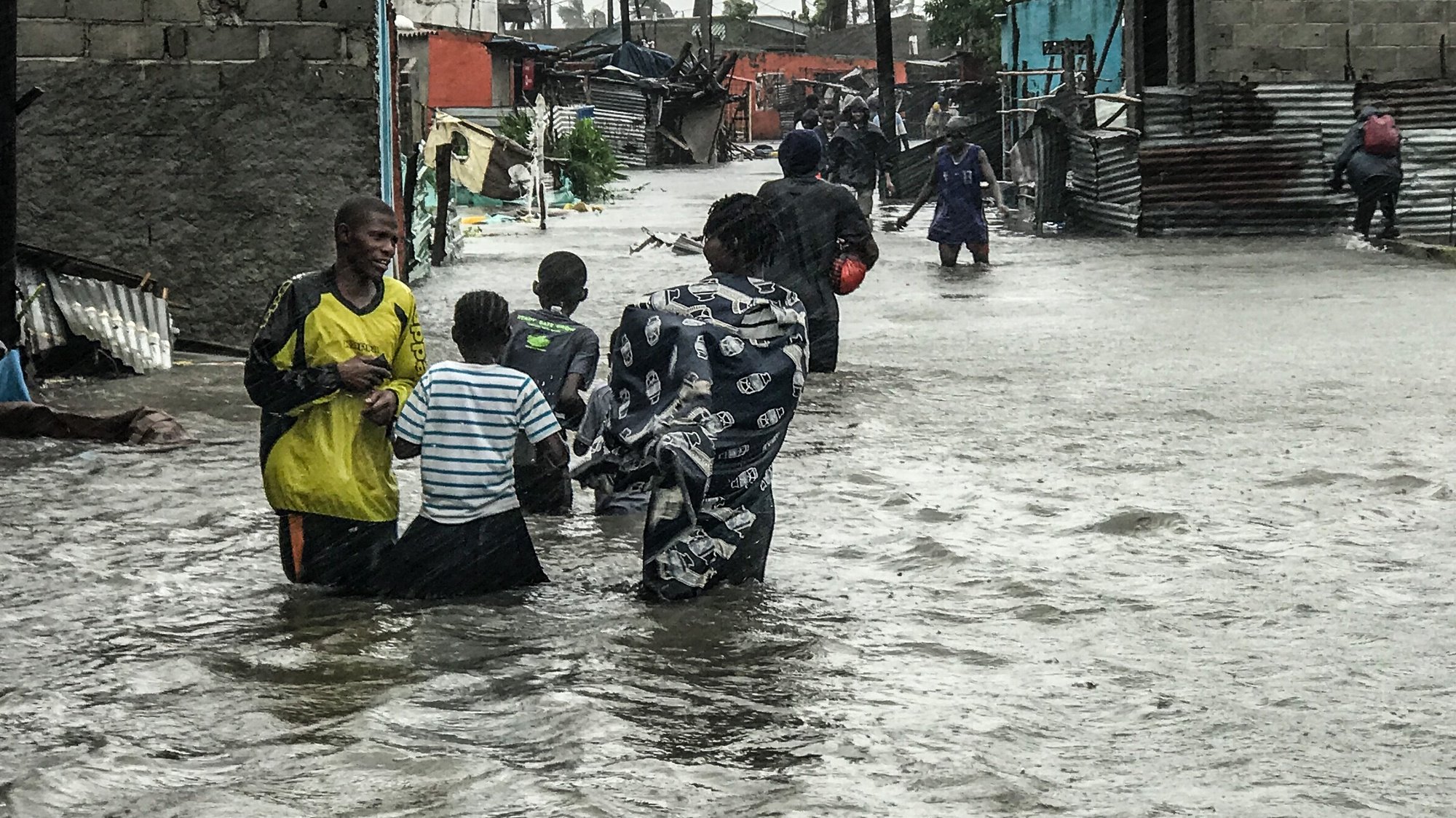 Moçambique: 22 mil pessoas isoladas devido a interrupção de vias de acesso no sul do país