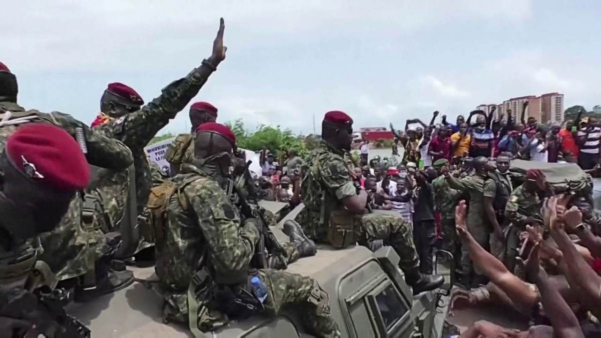 África Ocidental numa espiral de golpes militares