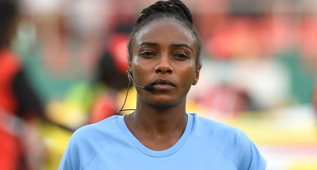 CAN2022: Conheça Salima Mukansanga, a primeira mulher a arbitrar um jogo da CAN