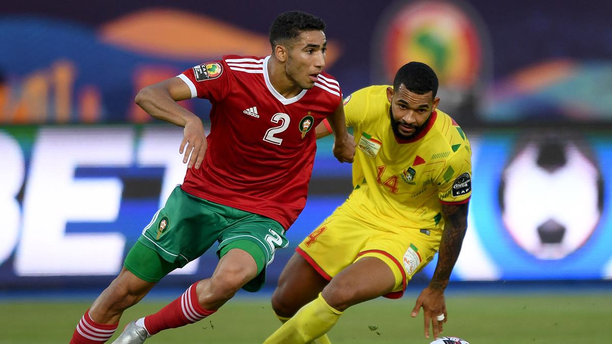 CAN2021: Marrocos, o soberbo pontapé livre de Achraf Hakimi e felicitações do Mbappé