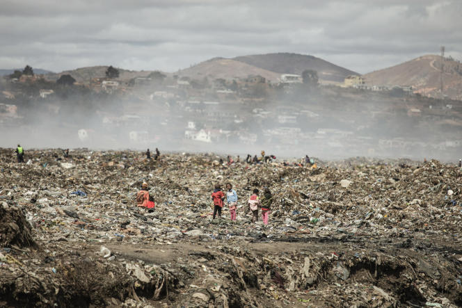 Um desafio para África: não se tornar o « caixote do lixo plástico » do mundo