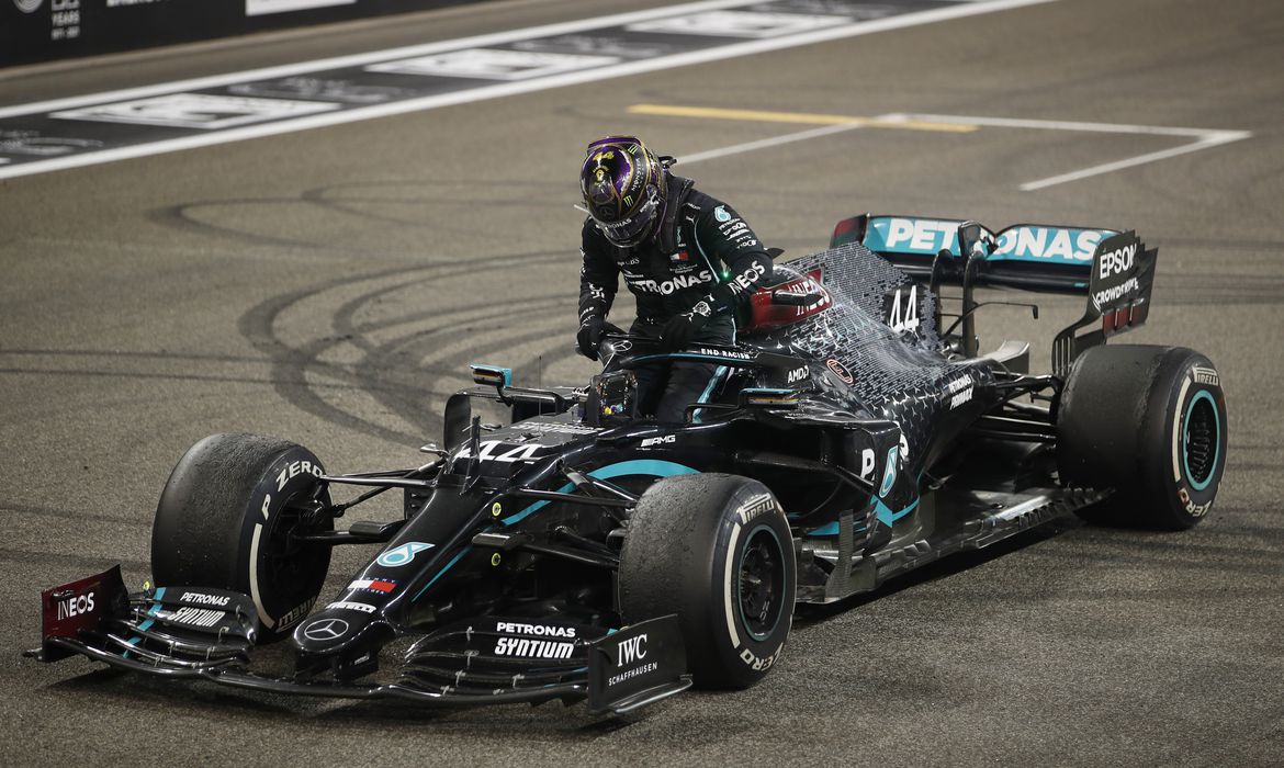 F1: Mercedes confirma Hamilton para apresentação em 2022