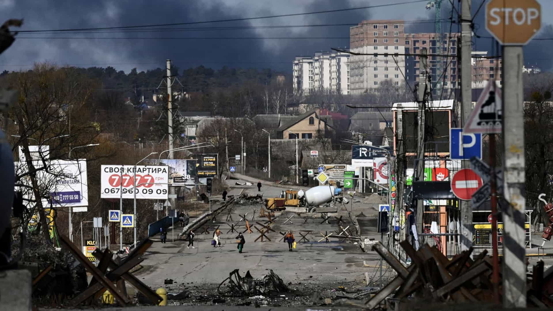 Guerra Na Ucrânia: Pelo menos seis mortos em bombardeio de um shopping center em Kiev