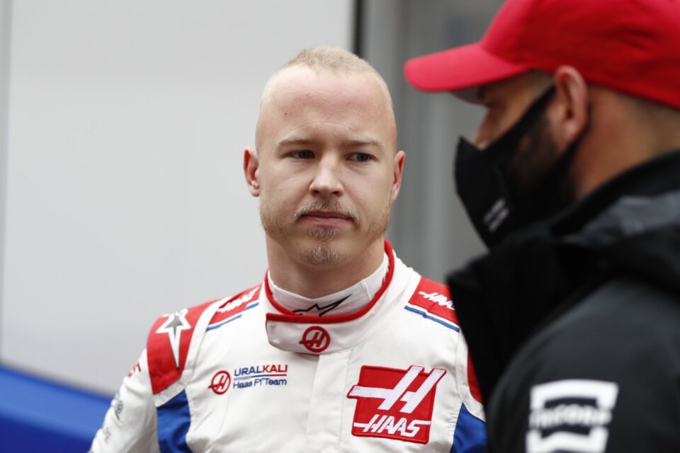 F1: Nikita Mazepin está oficialmente fora da Fórmula 1