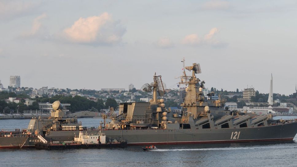 Guerra Na Ucrânia: O Navio-cruzador Moskva  da frota russa do Mar Negro “severamente danificado