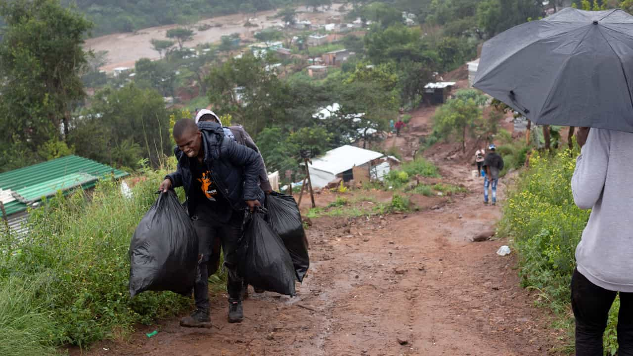 África do Sul: As cheias matam pelo menos 45 pessoas na África do Sul