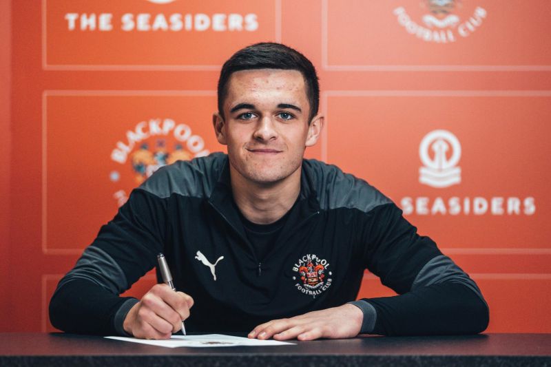 Futebol: O mundo do futebol profissional reage à homossexualidade de Jake Daniels, « Isto ficará para a história