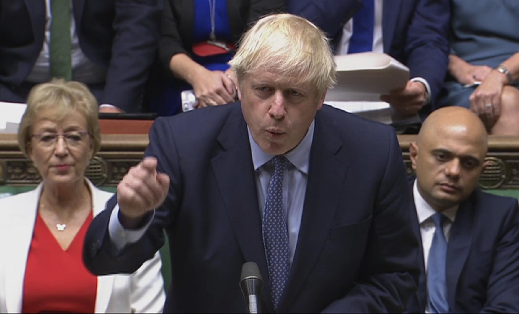 UK: Boris Johnson agarra-se à Downing Street apesar das dezenas de demissões no seu governo
