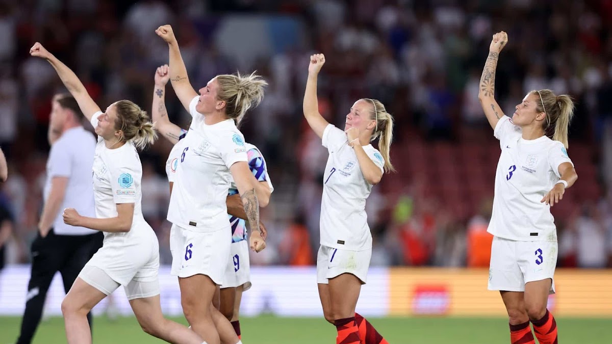 Euro 2022 feminino: Inglaterra é a primeira a qualificar-se para as meias-finais depois de eliminar Espanha