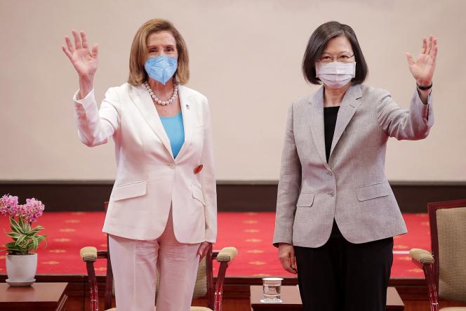 Taiwan: A Presidente da Câmara dos EUA Nancy Pelosi diz que veio “em paz” para a região; a China anuncia “acção militar orientada