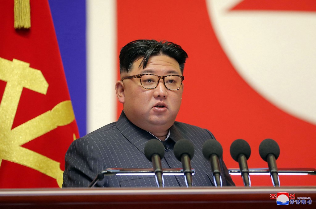 Ásia-Pacífico: A Coreia do Norte permite-se legalmente ataques nucleares preventivos em caso de ameaça