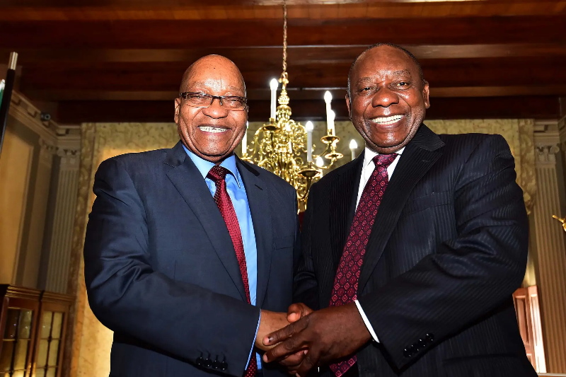 África do Sul: Presidente Ramaphosa acusado de “traição” e corrupção por Jacob Zuma