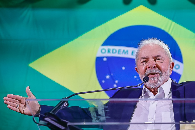 Brasil: Novas sondagens mostram Lula a vencer