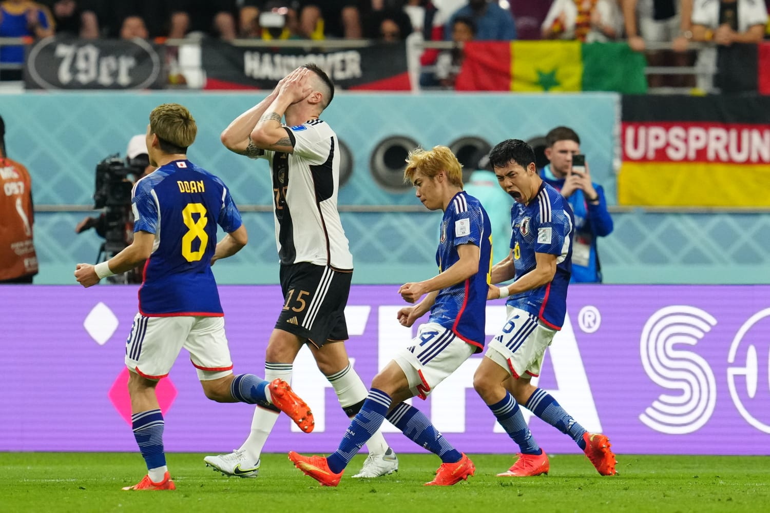 Futebol/Copa Do Mundo: Japão vira em poucos minutos e vence a Alemanha na estreia da Copa
